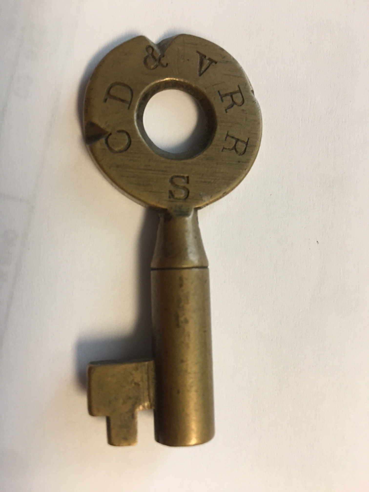 Chicago Danville & Vincennes RR No hallmark Brass Switch Key CD&VRR