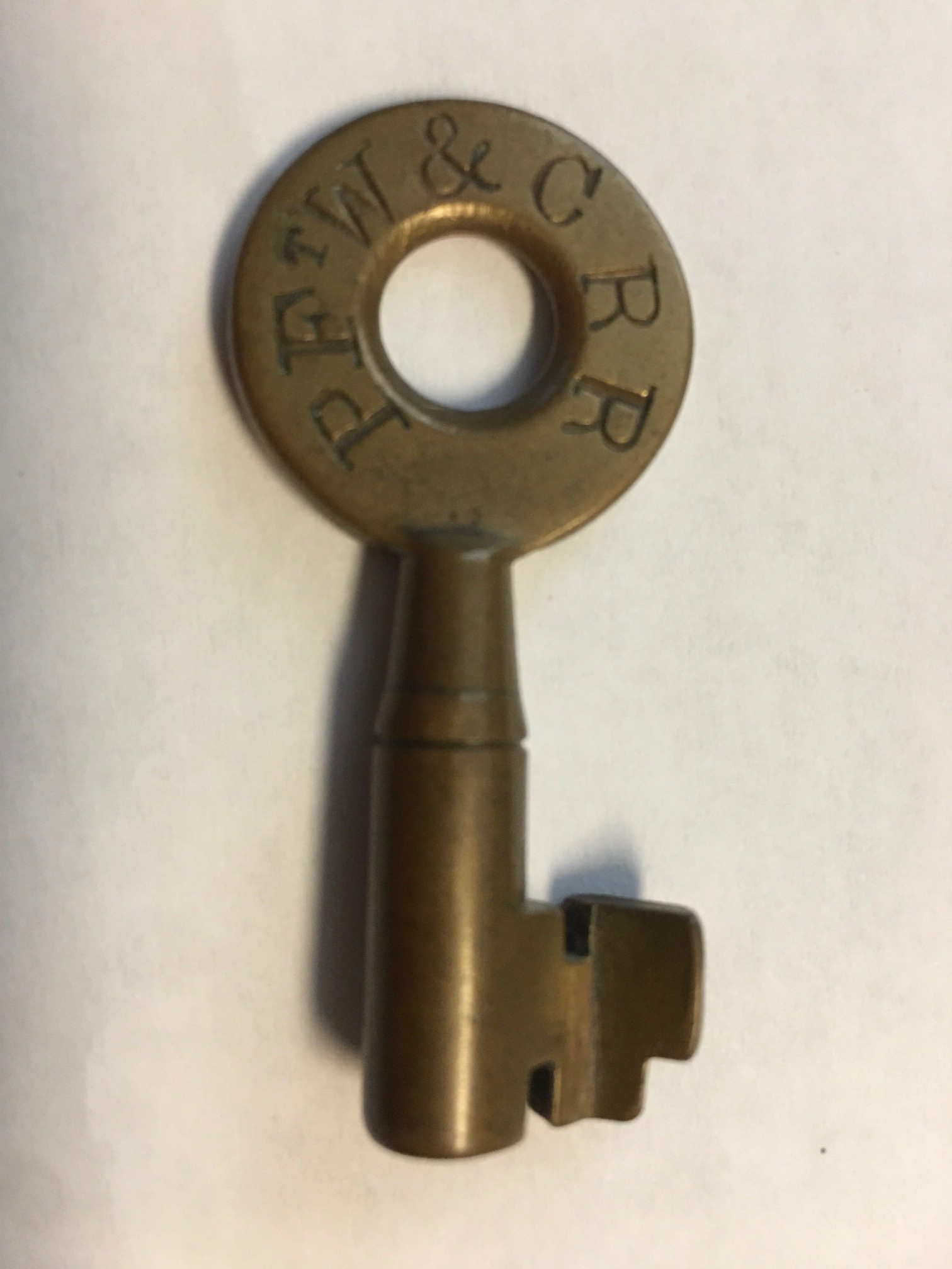 Pittsburgh Fort Wayne & Chicago RR J. W. Low Brass Switch Key PFTW&CRR