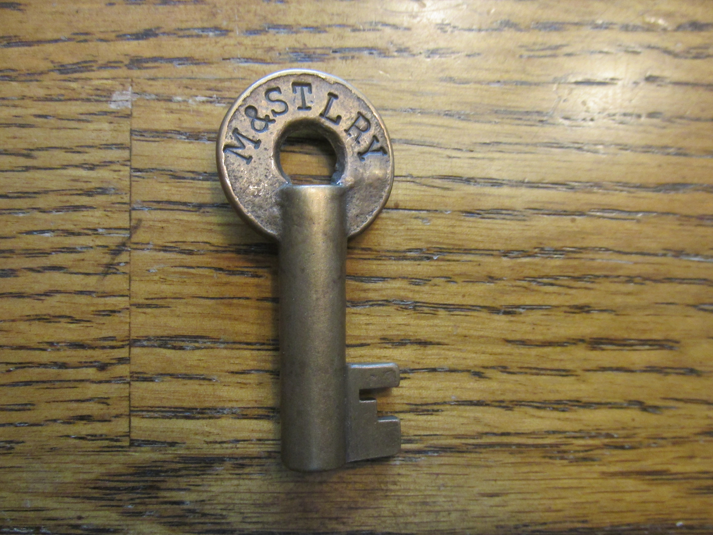 Minnesota & St Louis Slaymaker (straight) – Slaymaker Lock Co. Brass Car Key M&STLRY
