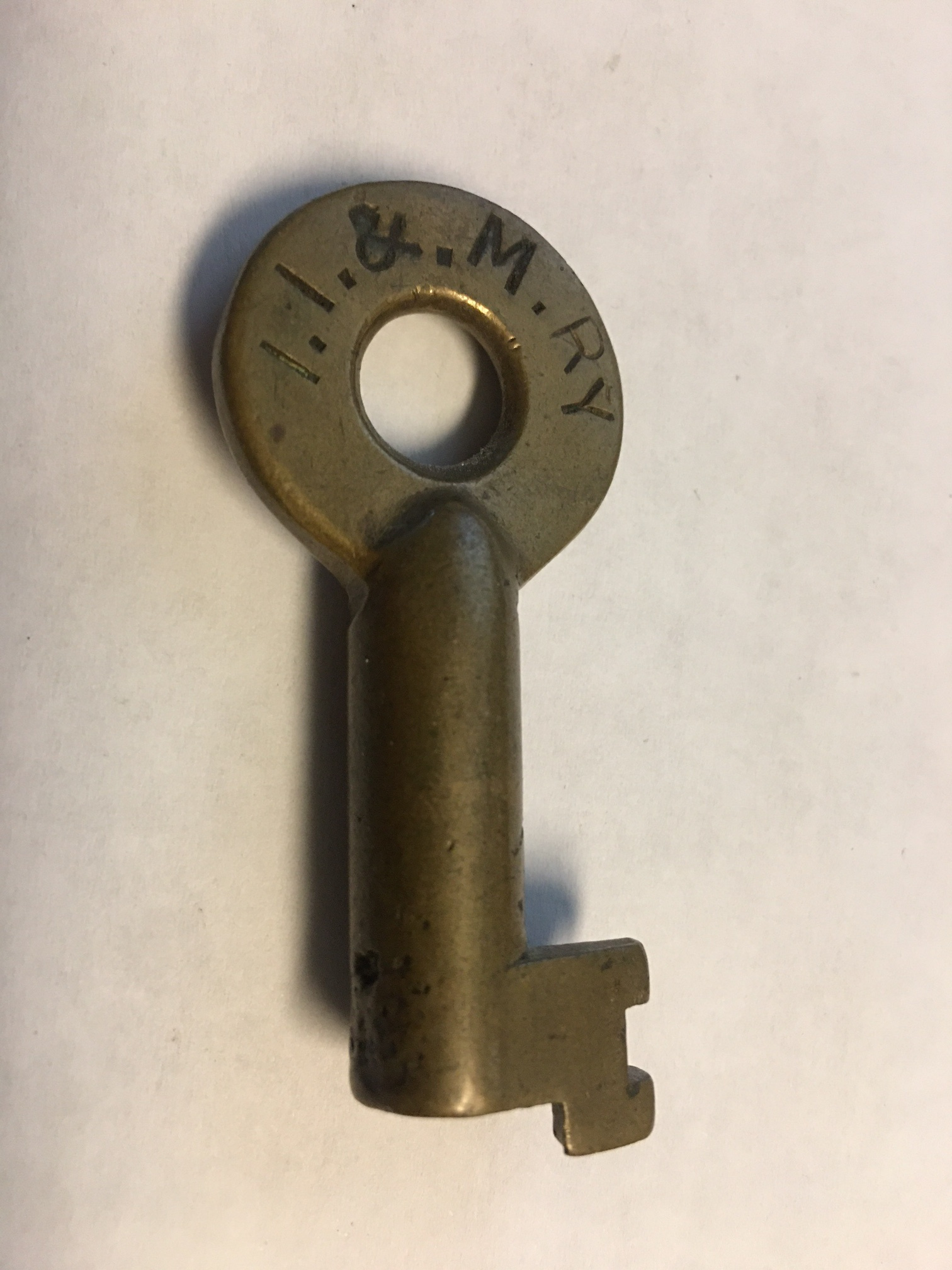Illinois Iowa & Minnesota RY Adams & Westlake (oval) Brass Switch Key II&MRY