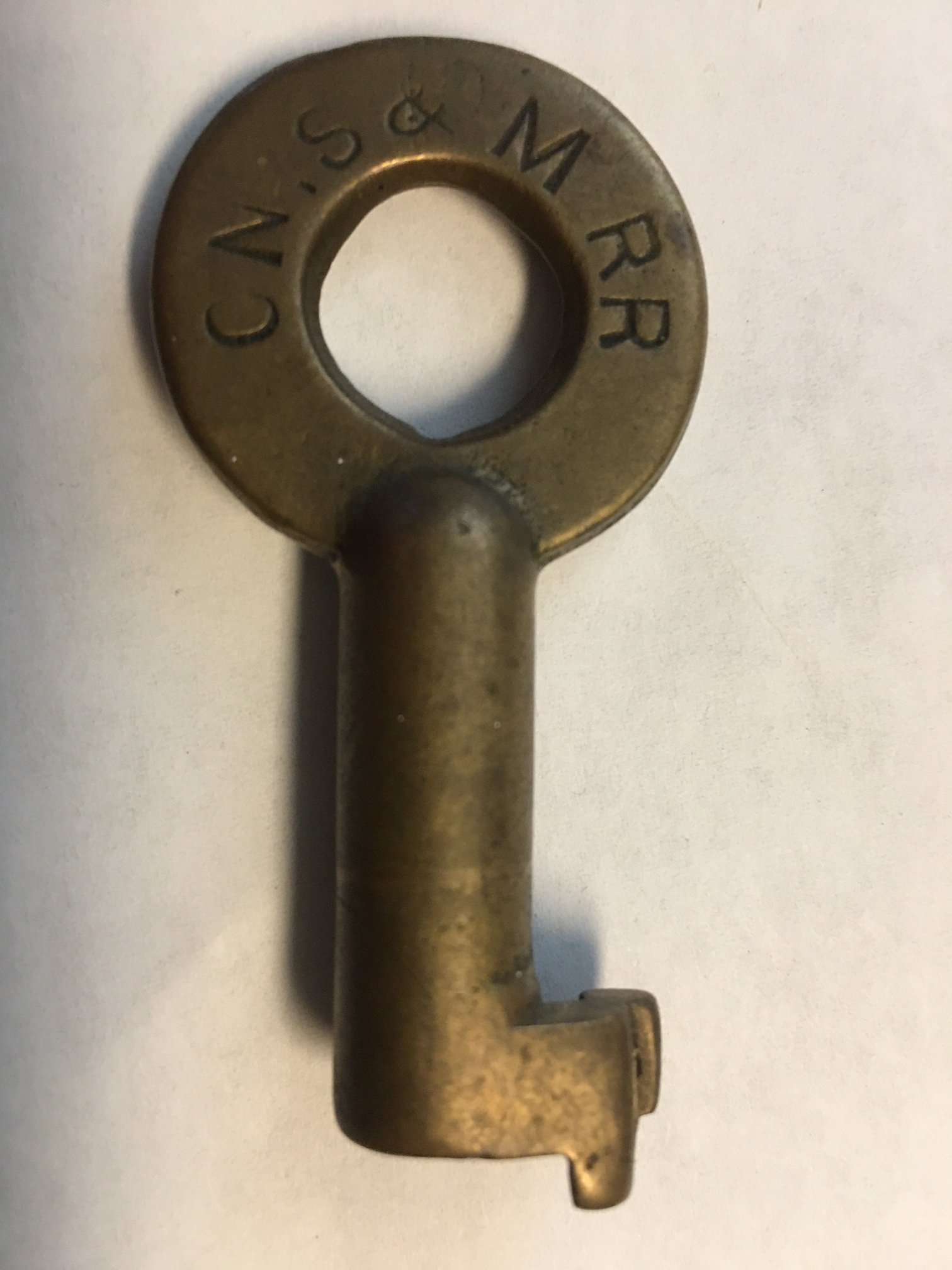 Chicago North Shore & Milwaukee RR Adams & Westlake (oval) Brass Switch Key CNS&MRR