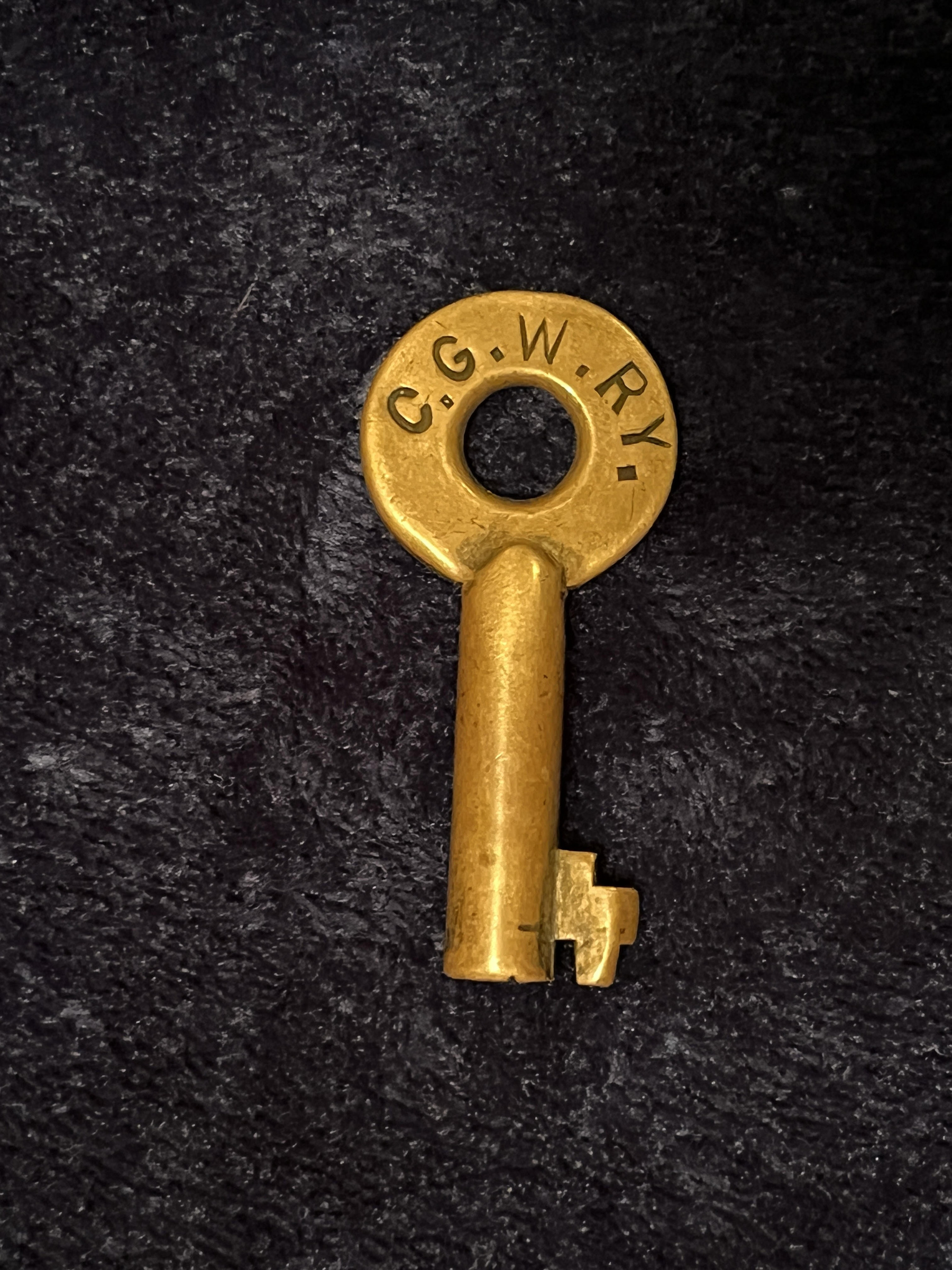 Chicago Great Western Railway Adams & Westlake (oval) Brass Switch Key CGWRY