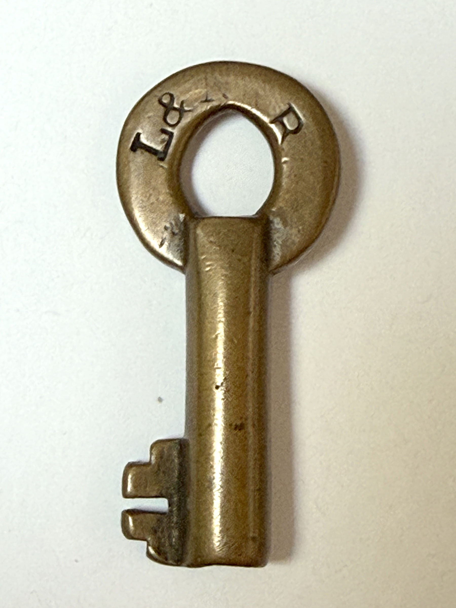 Louisville & Nashville Railroad Slaymaker (straight) – Slaymaker Lock Co. Brass Unknown L&NRR