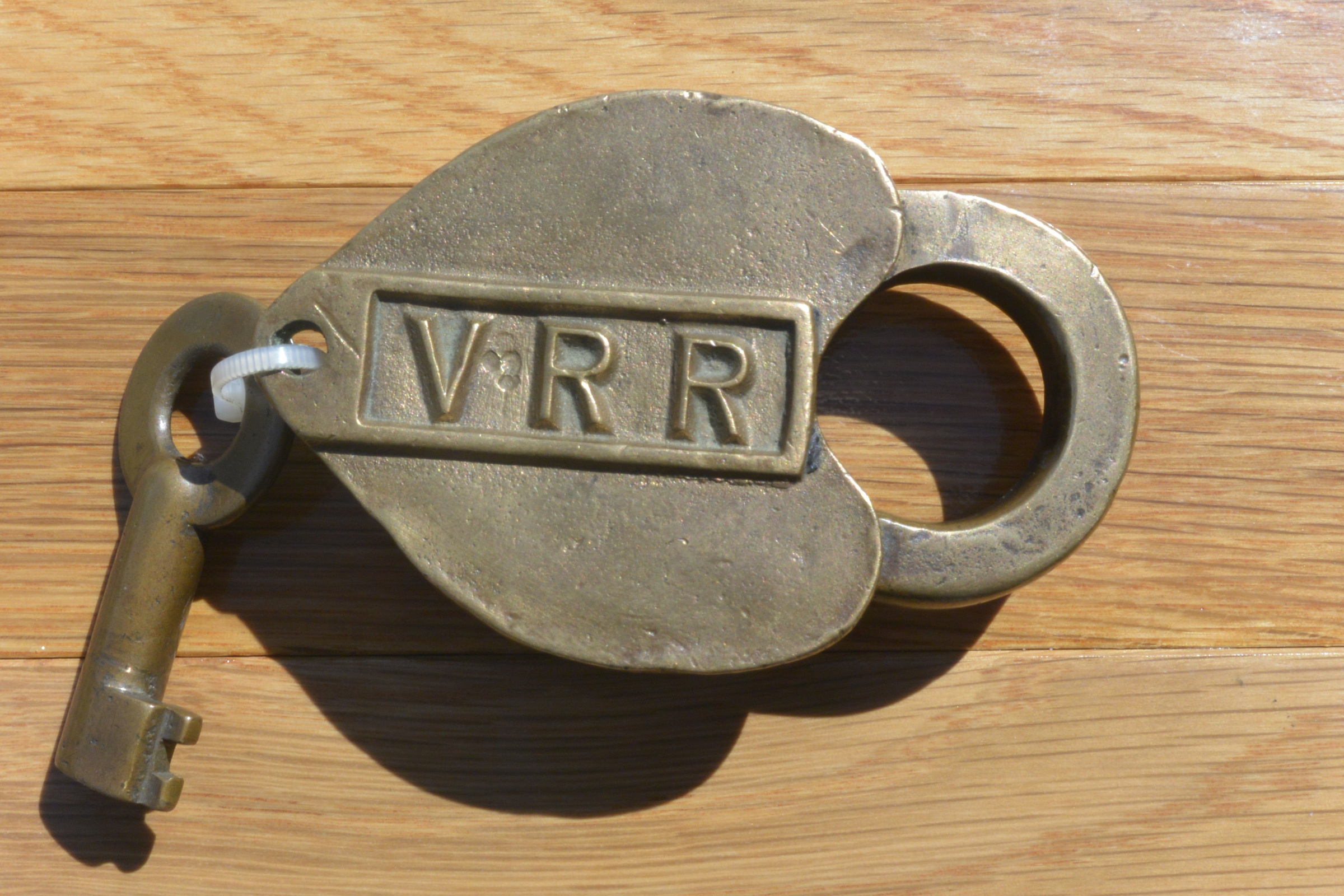Vandalia Brass Switch Key VRR