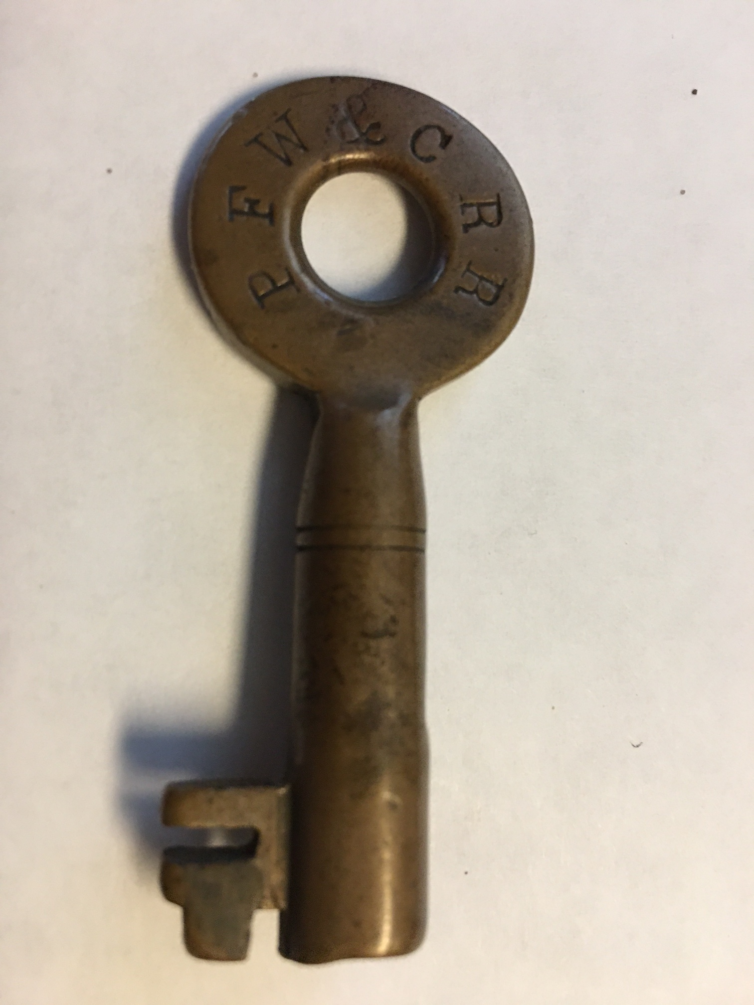 Pittsburg Fort Wayne & Chicago RR RR No hallmark Brass Switch Key PFW&CRR